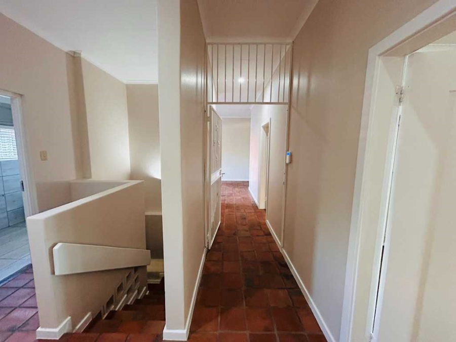 6 Bedroom Property for Sale in Waterkloof Ridge Gauteng