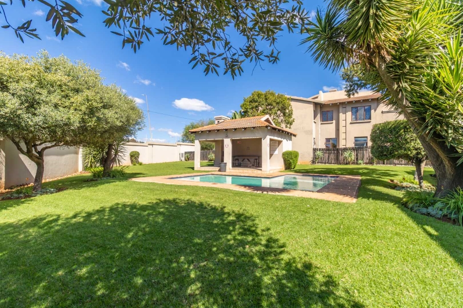 2 Bedroom Property for Sale in Weltevreden Park Gauteng