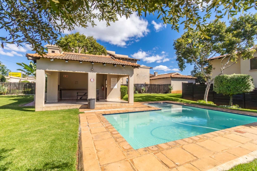 2 Bedroom Property for Sale in Weltevreden Park Gauteng