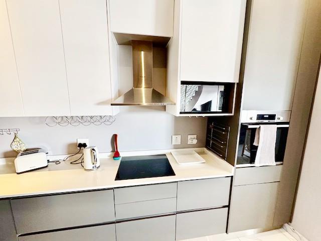 To Let 3 Bedroom Property for Rent in Sandhurst Gauteng
