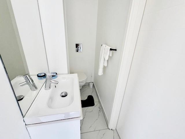 To Let 3 Bedroom Property for Rent in Sandhurst Gauteng