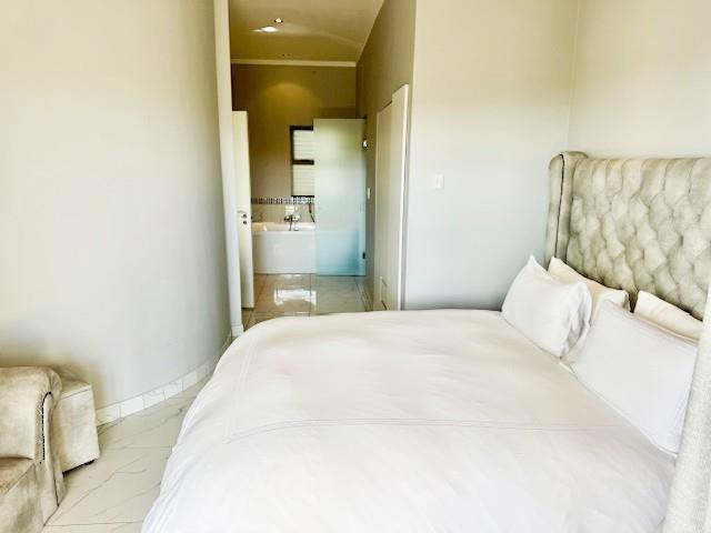 To Let 3 Bedroom Property for Rent in Sandhurst Gauteng