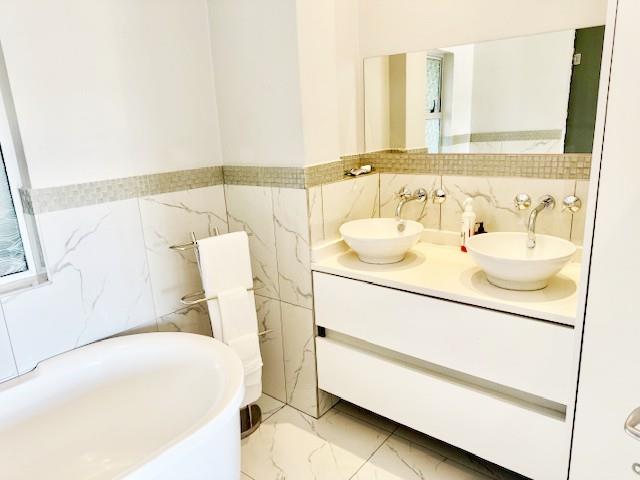 To Let 3 Bedroom Property for Rent in Sandhurst Gauteng