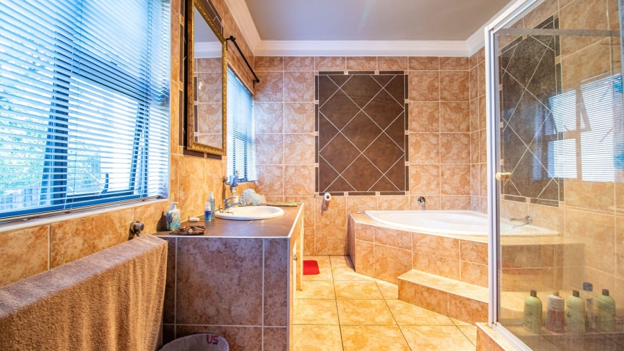 4 Bedroom Property for Sale in Northcliff Gauteng