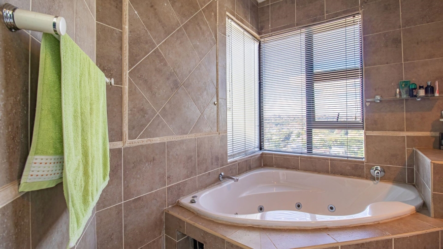 4 Bedroom Property for Sale in Northcliff Gauteng