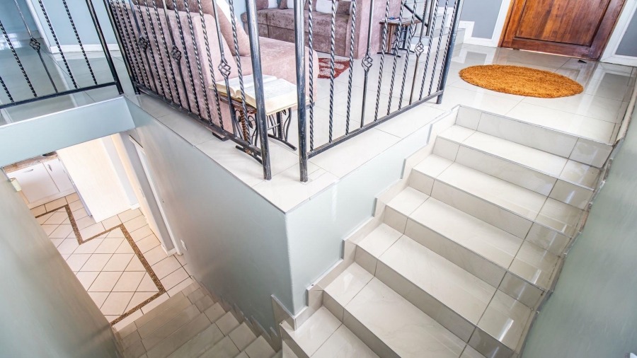 4 Bedroom Property for Sale in Northcliff Gauteng