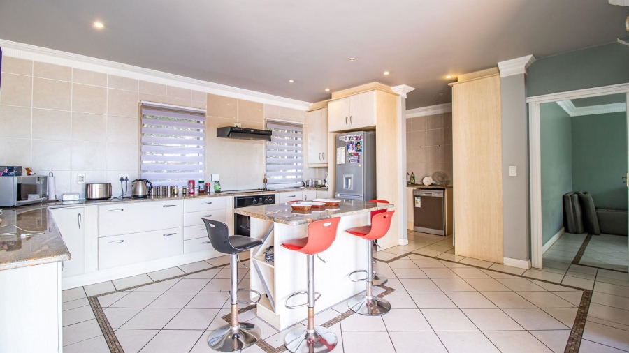 4 Bedroom Property for Sale in Northcliff Gauteng