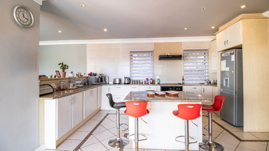 4 Bedroom Property for Sale in Northcliff Gauteng