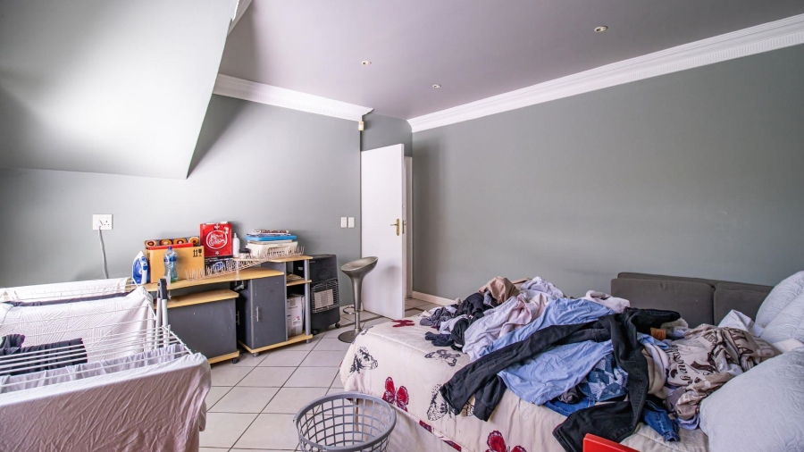 4 Bedroom Property for Sale in Northcliff Gauteng
