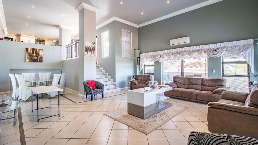 4 Bedroom Property for Sale in Northcliff Gauteng