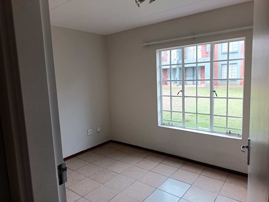 To Let 1 Bedroom Property for Rent in Theresa Park Gauteng