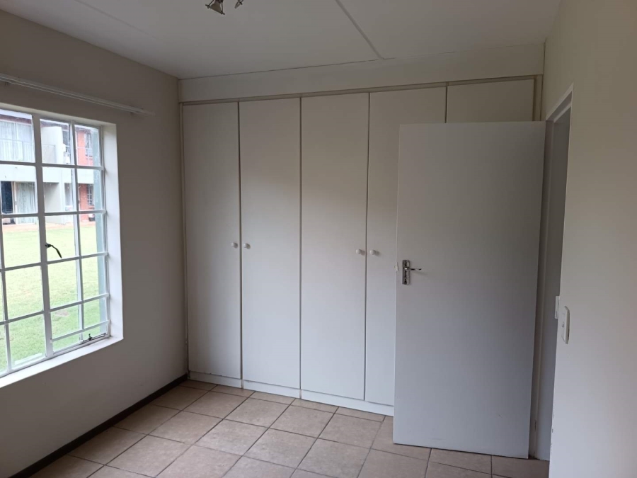 To Let 1 Bedroom Property for Rent in Theresa Park Gauteng
