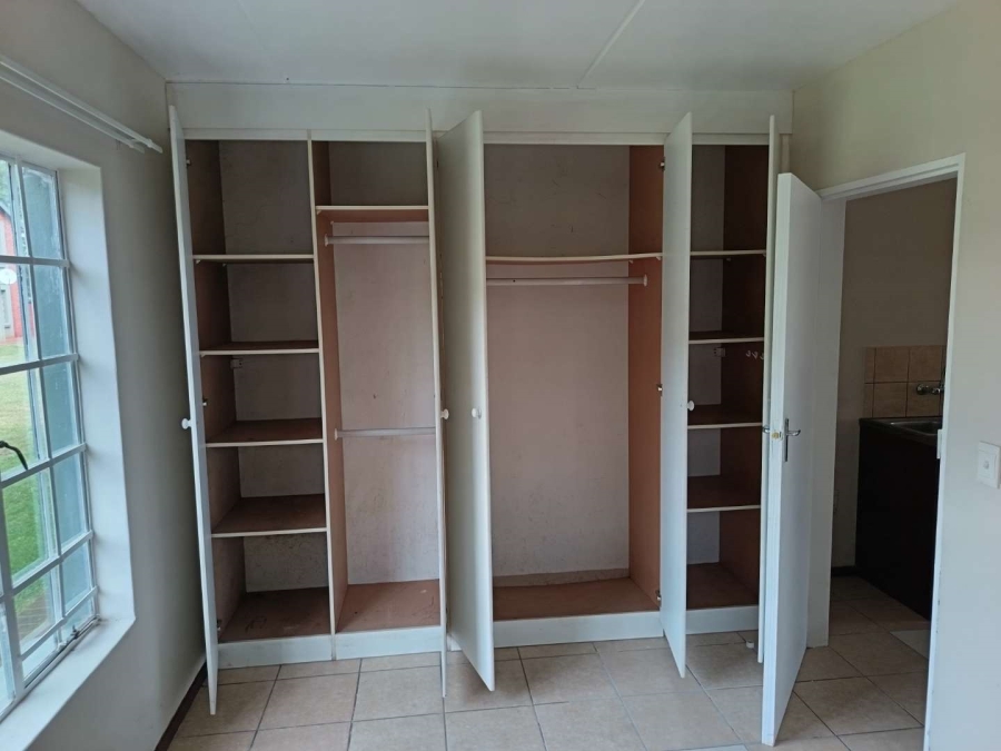 To Let 1 Bedroom Property for Rent in Theresa Park Gauteng