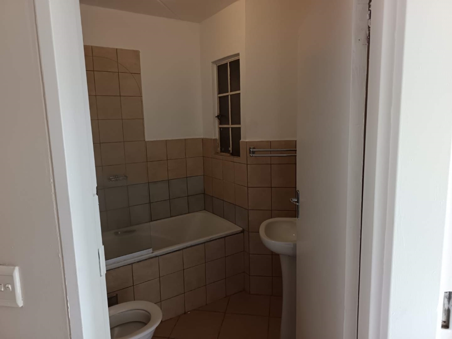 To Let 1 Bedroom Property for Rent in Theresa Park Gauteng