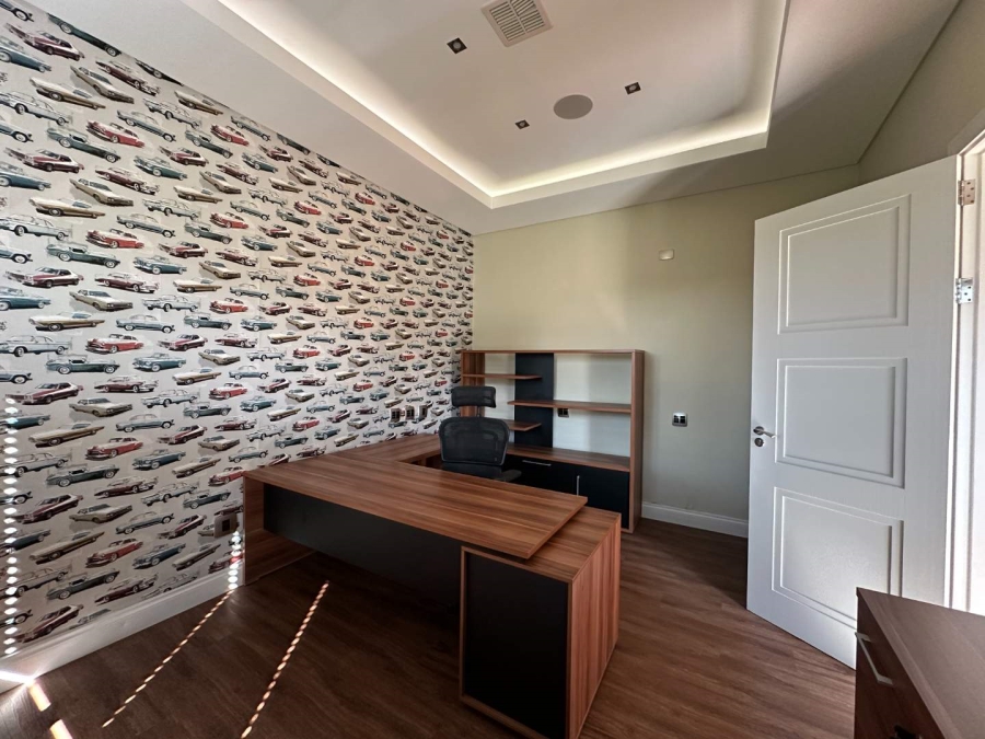 4 Bedroom Property for Sale in Blue Valley Golf Estate Gauteng