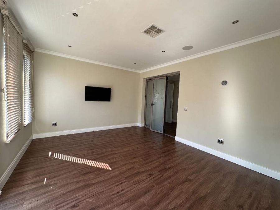 4 Bedroom Property for Sale in Blue Valley Golf Estate Gauteng