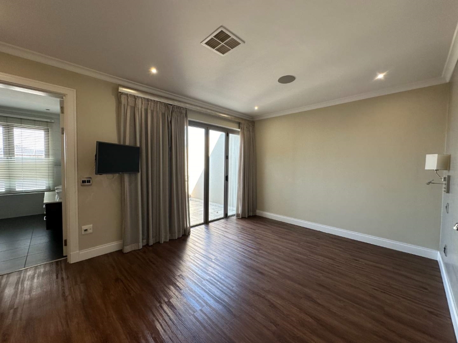 4 Bedroom Property for Sale in Blue Valley Golf Estate Gauteng