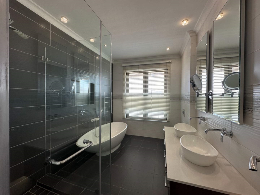 4 Bedroom Property for Sale in Blue Valley Golf Estate Gauteng