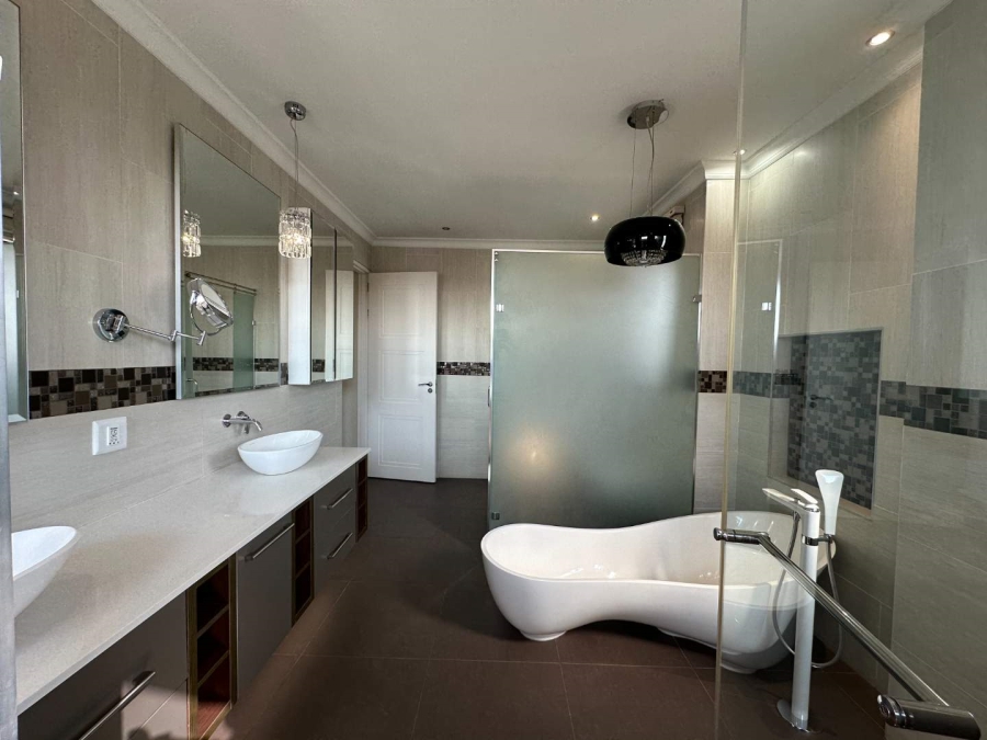 4 Bedroom Property for Sale in Blue Valley Golf Estate Gauteng