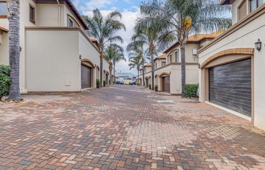 3 Bedroom Property for Sale in Glenvista Gauteng