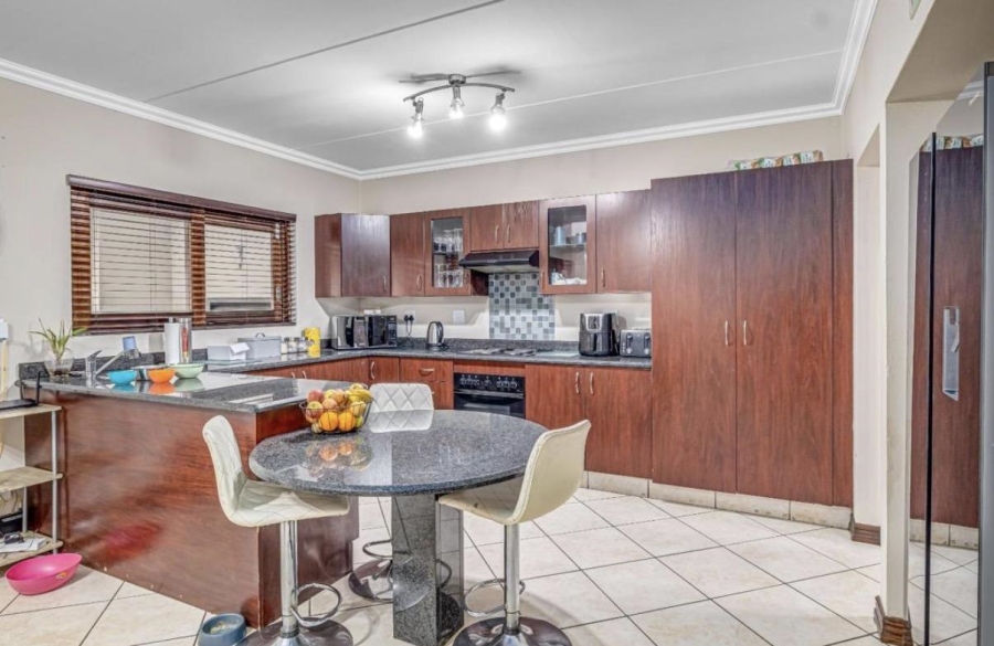 3 Bedroom Property for Sale in Glenvista Gauteng