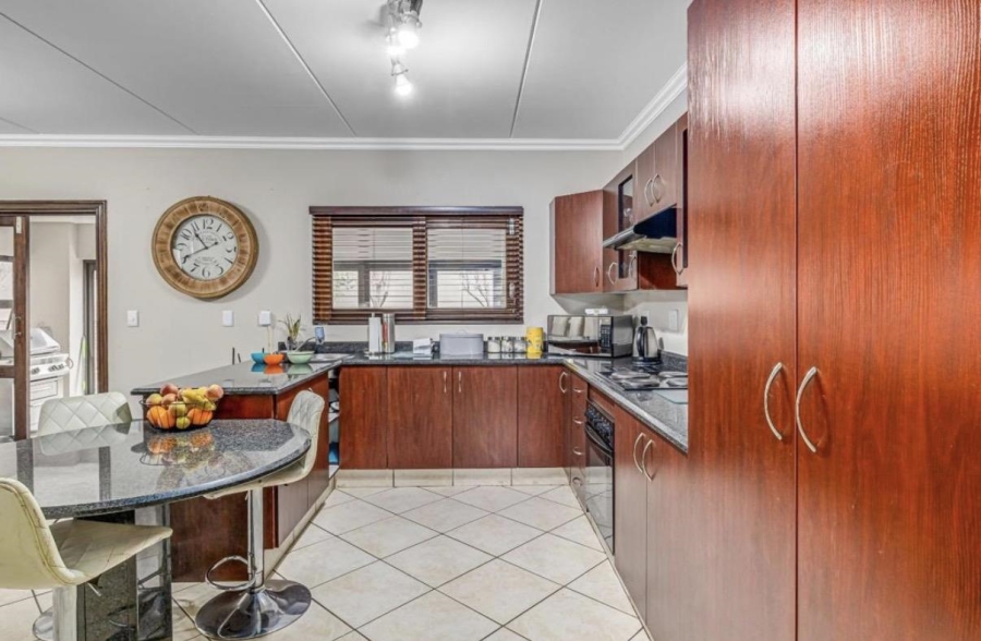 3 Bedroom Property for Sale in Glenvista Gauteng
