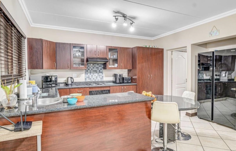 3 Bedroom Property for Sale in Glenvista Gauteng