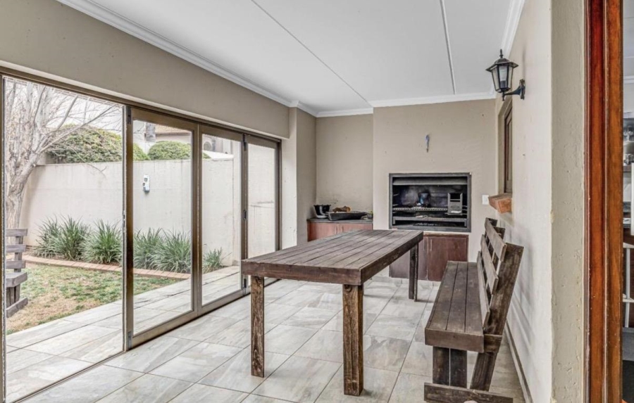 3 Bedroom Property for Sale in Glenvista Gauteng