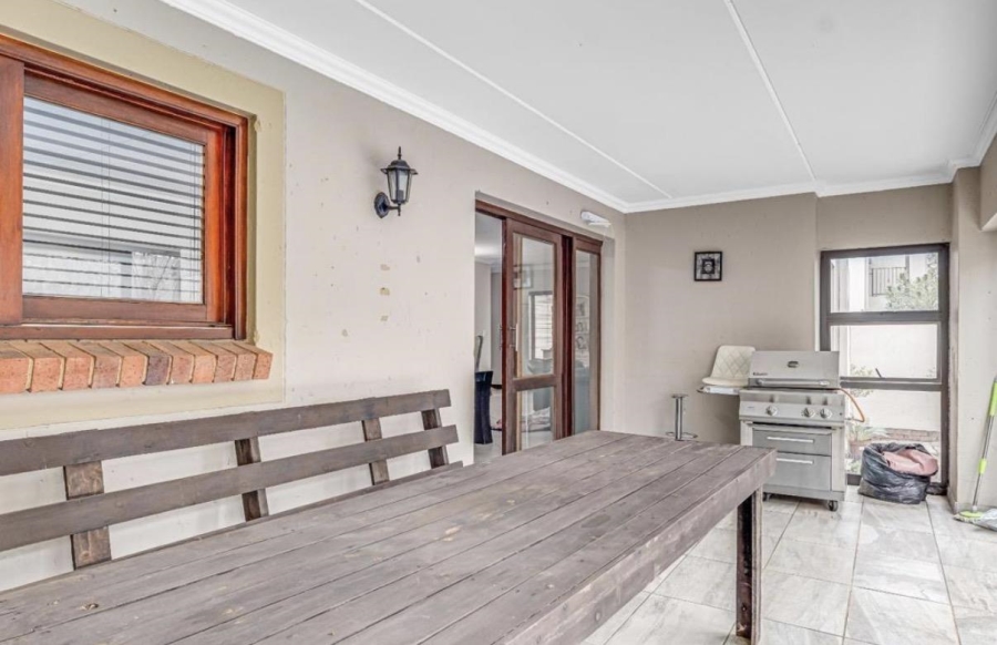3 Bedroom Property for Sale in Glenvista Gauteng