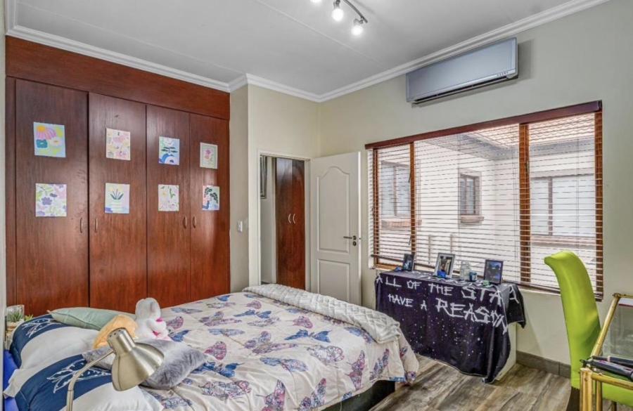 3 Bedroom Property for Sale in Glenvista Gauteng
