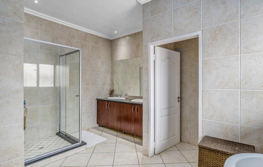 3 Bedroom Property for Sale in Glenvista Gauteng
