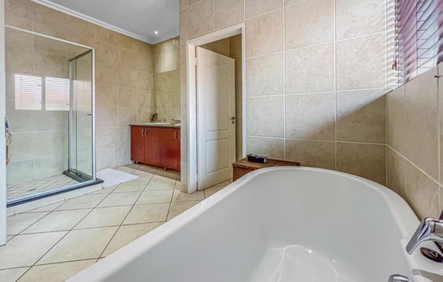 3 Bedroom Property for Sale in Glenvista Gauteng