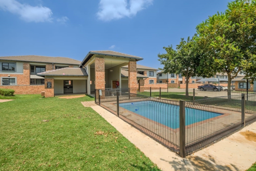 2 Bedroom Property for Sale in Noordwyk Gauteng