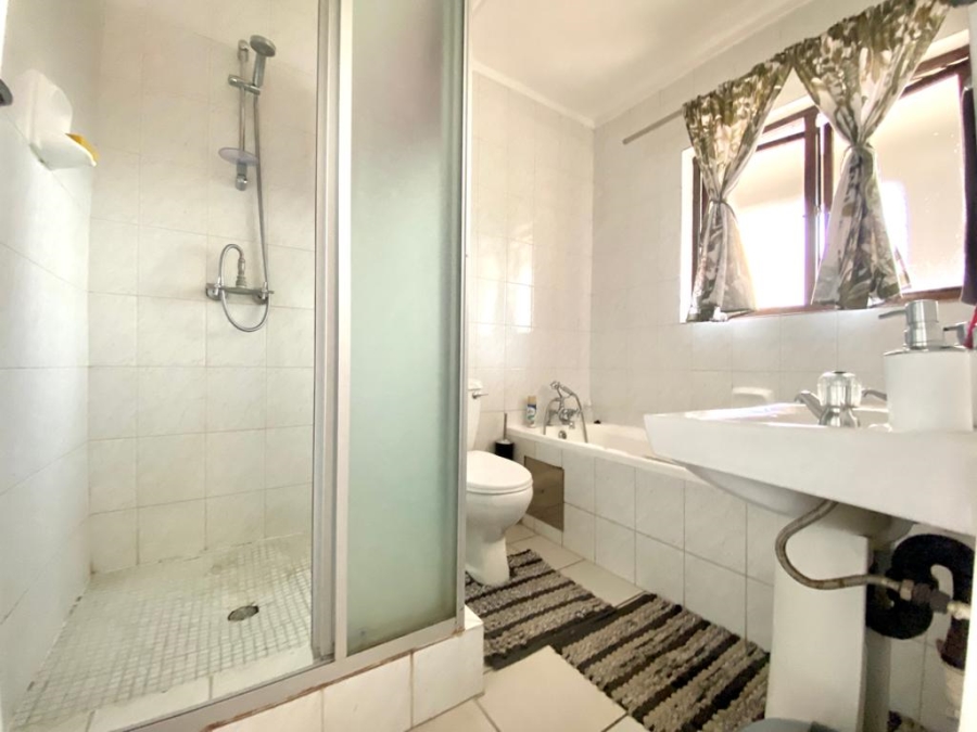 1 Bedroom Property for Sale in Morningside Gauteng
