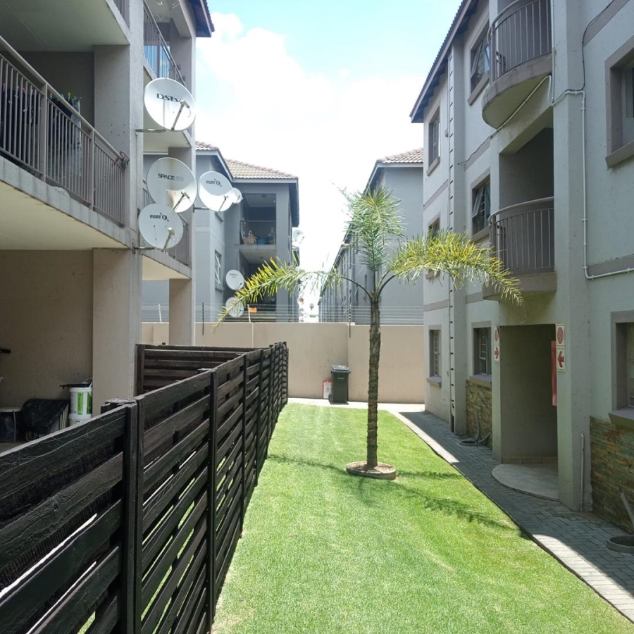 2 Bedroom Property for Sale in Bardene Gauteng