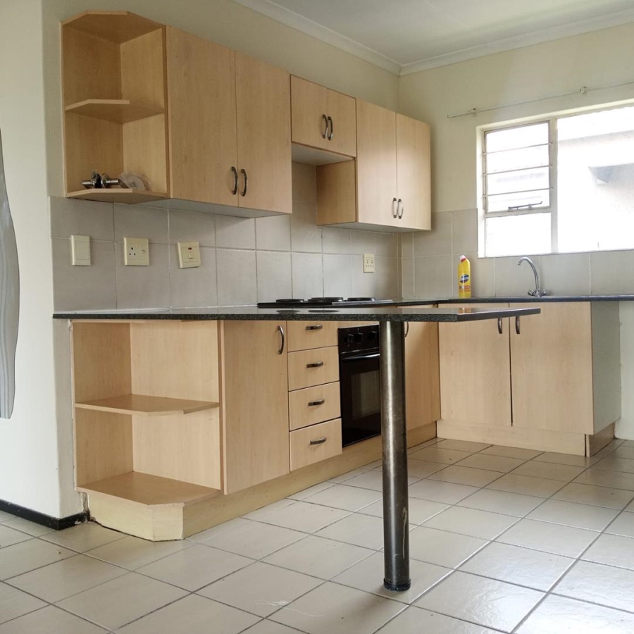 2 Bedroom Property for Sale in Bardene Gauteng