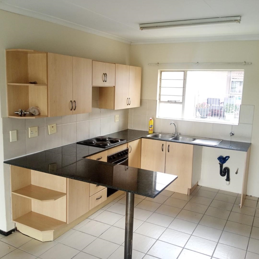 2 Bedroom Property for Sale in Bardene Gauteng