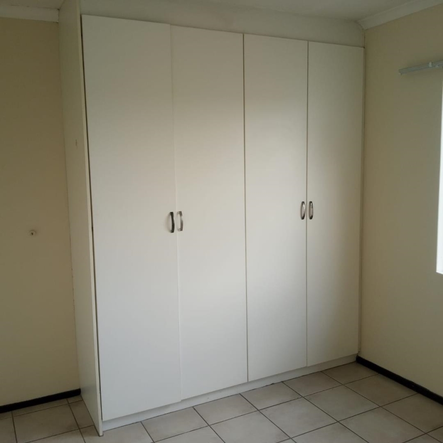 2 Bedroom Property for Sale in Bardene Gauteng