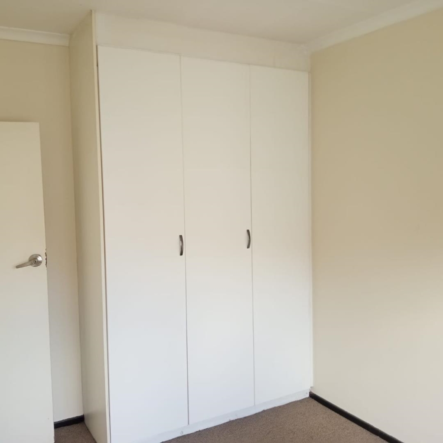 2 Bedroom Property for Sale in Bardene Gauteng
