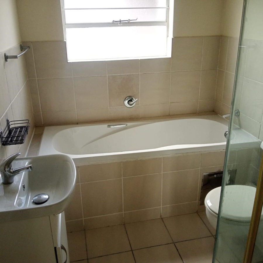 2 Bedroom Property for Sale in Bardene Gauteng