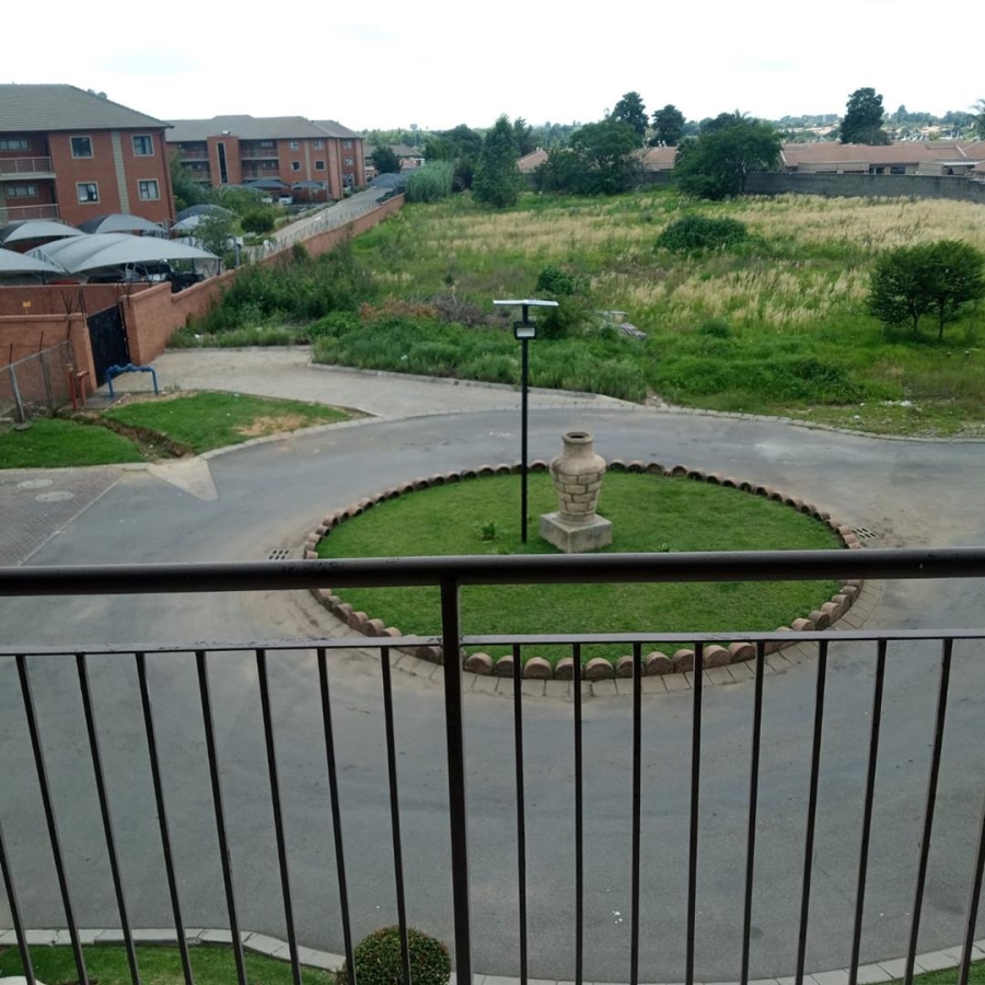 2 Bedroom Property for Sale in Bardene Gauteng