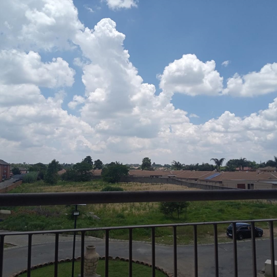 2 Bedroom Property for Sale in Bardene Gauteng