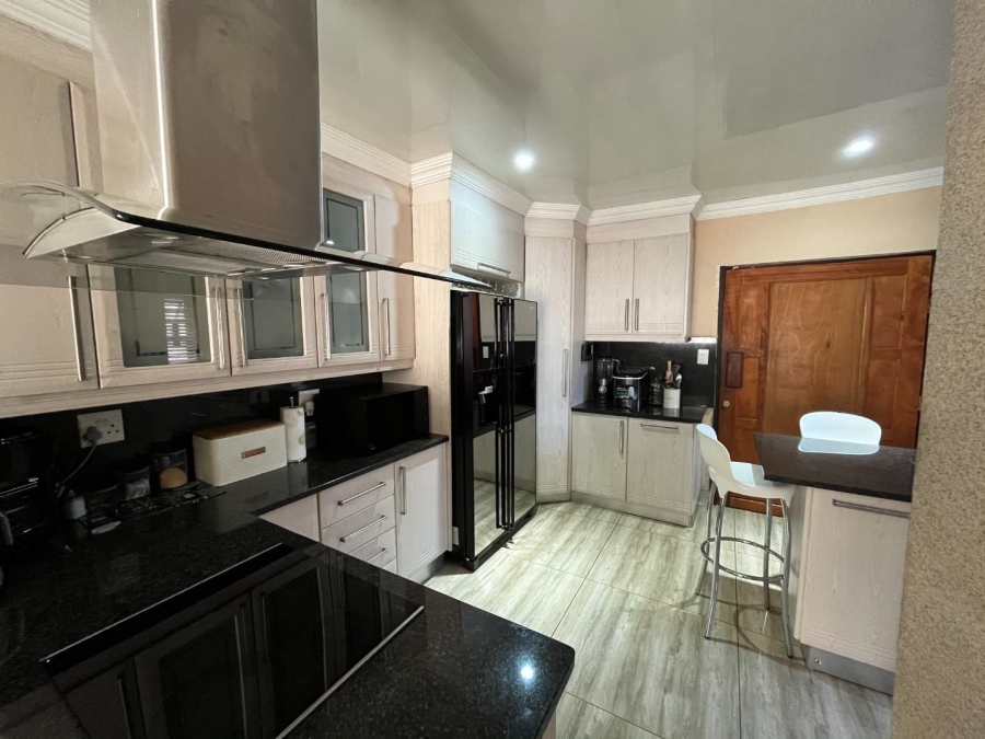 3 Bedroom Property for Sale in Roodekop Gauteng