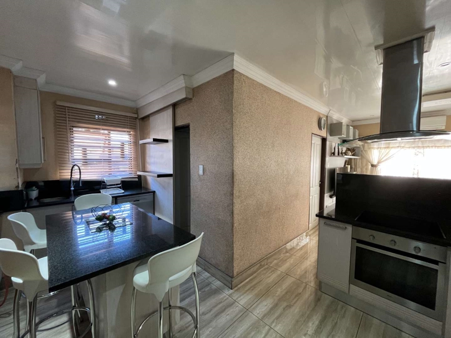 3 Bedroom Property for Sale in Roodekop Gauteng