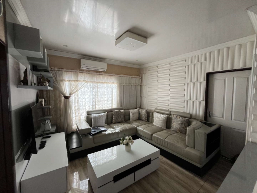 3 Bedroom Property for Sale in Roodekop Gauteng