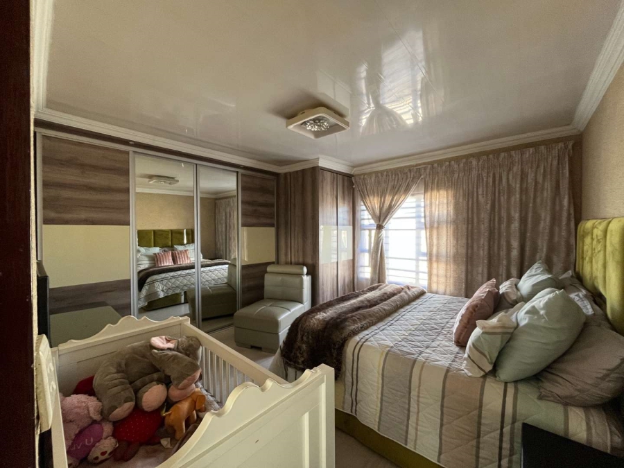 3 Bedroom Property for Sale in Roodekop Gauteng