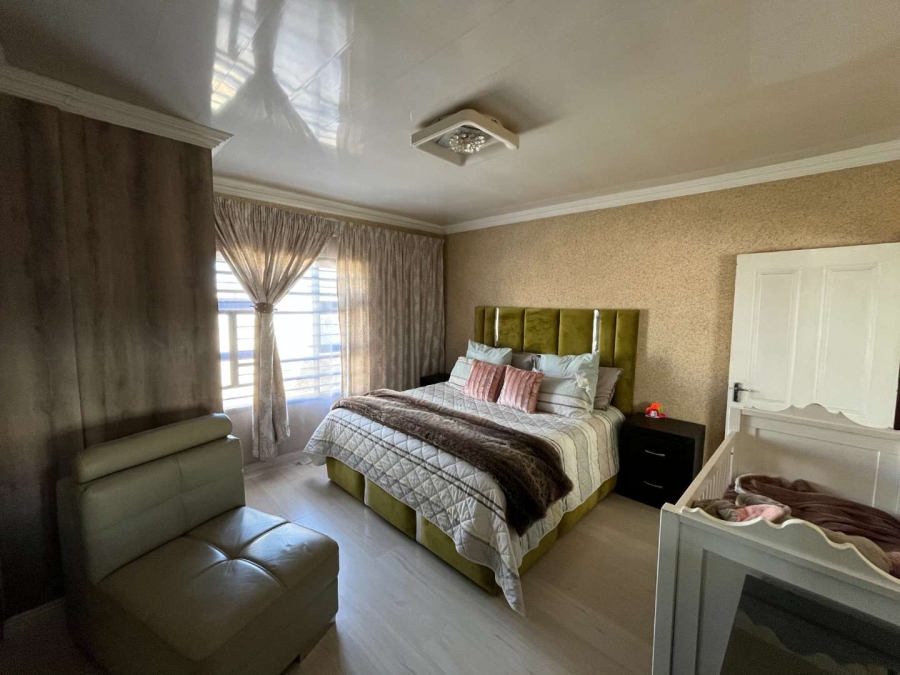 3 Bedroom Property for Sale in Roodekop Gauteng