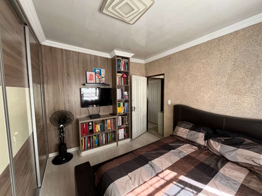 3 Bedroom Property for Sale in Roodekop Gauteng