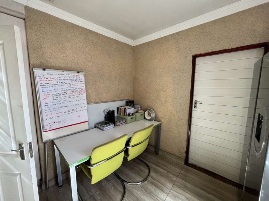 3 Bedroom Property for Sale in Roodekop Gauteng