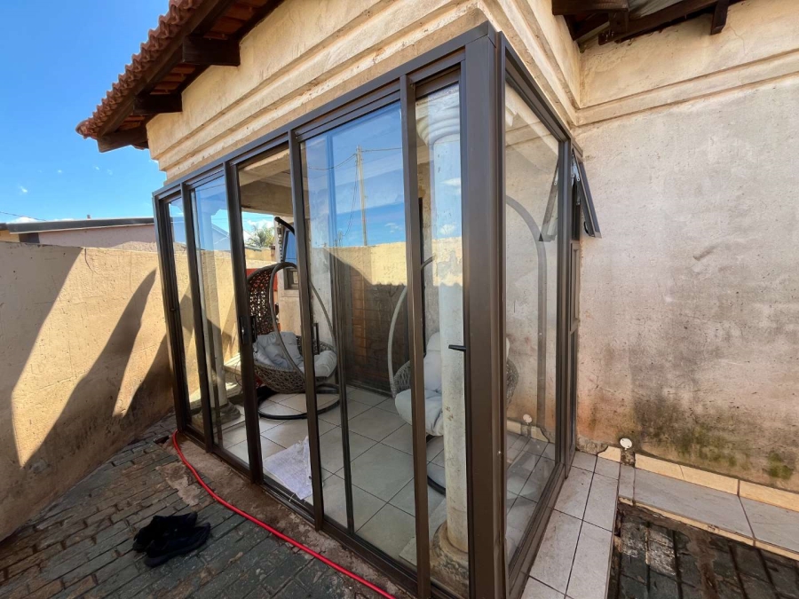 3 Bedroom Property for Sale in Roodekop Gauteng